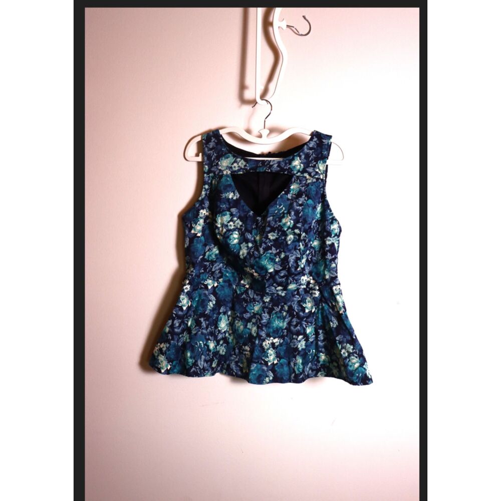Torrid Dark Blue Floral Peplum Sleeveless Top Size 0